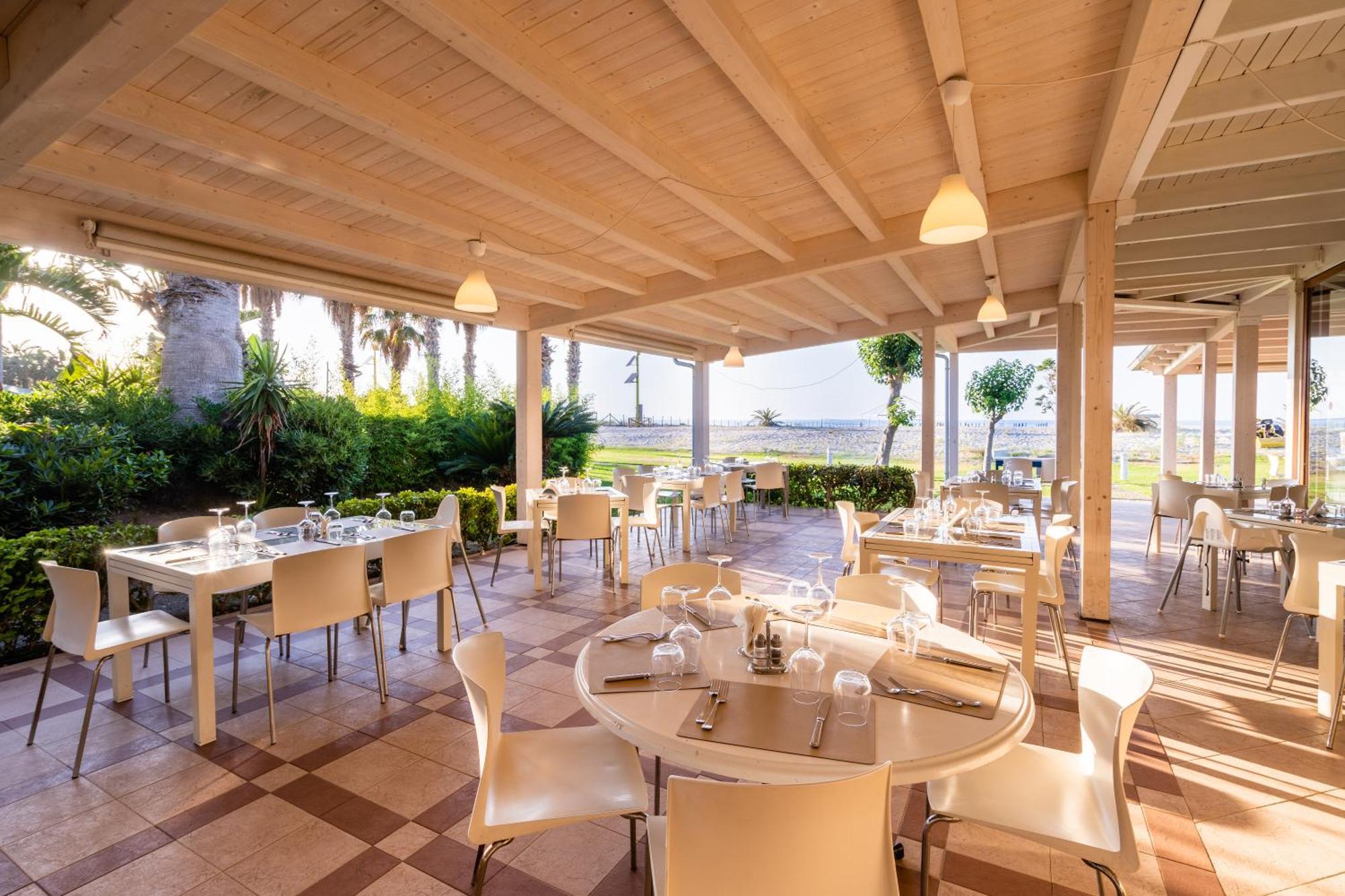Le Dune Beach Club Messina Eksteriør bilde