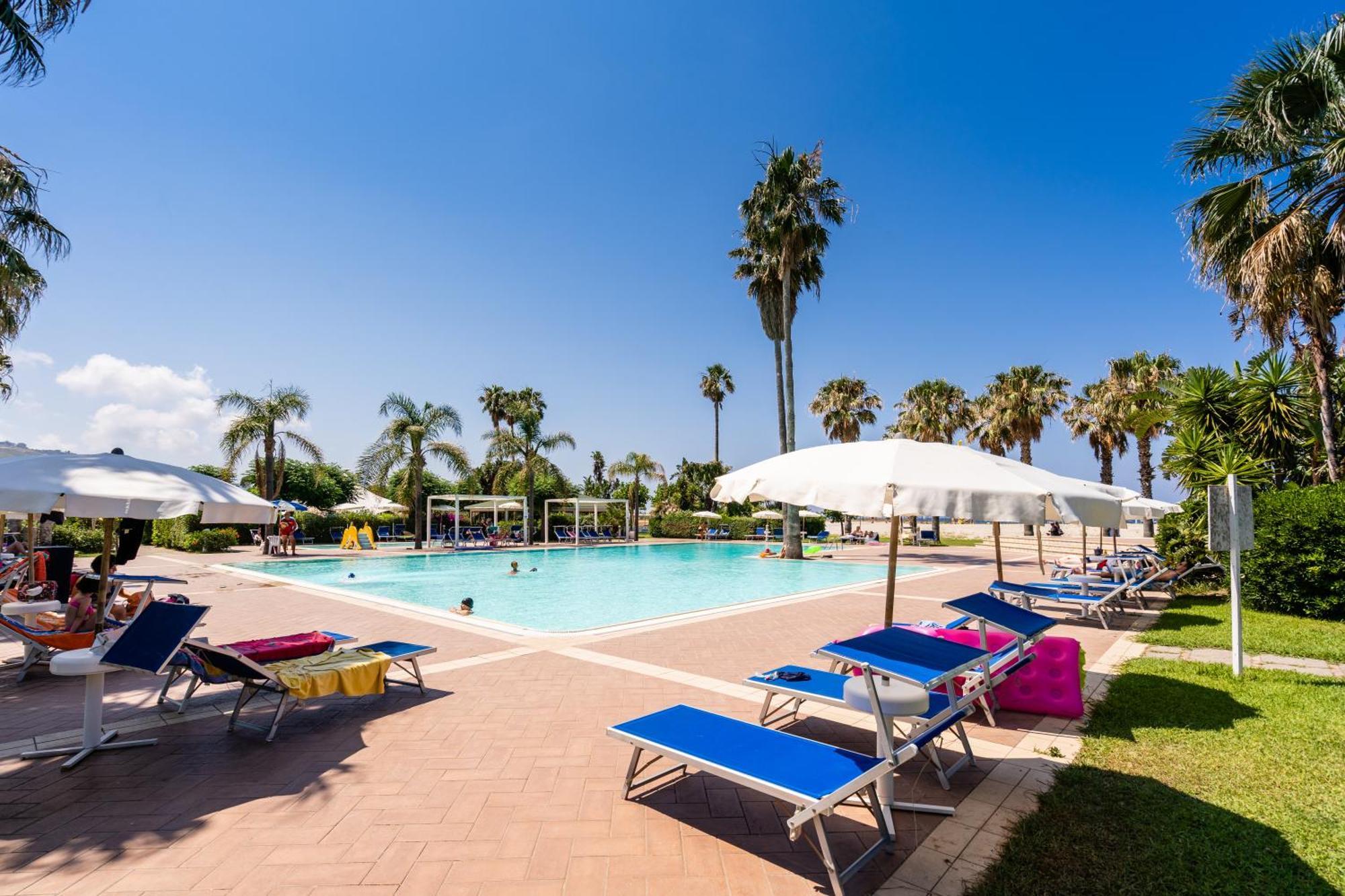 Le Dune Beach Club Messina Eksteriør bilde